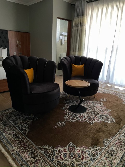 Executive Deluxe Executive Deluxe